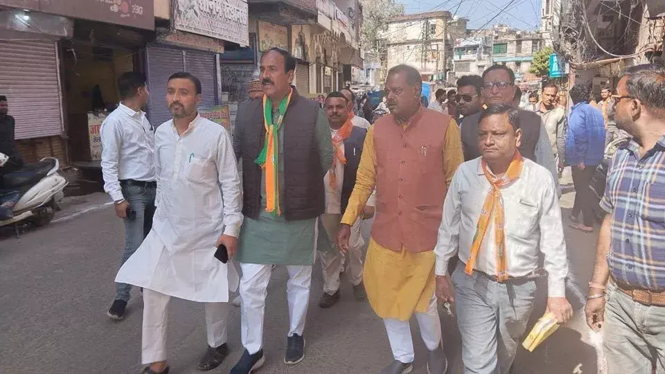 दक्षिण विधानसभा क्षेत्र के वार्ड 49 में निकली विकास यात्रा दक्षिण विधानसभा क्षेत्र के वार्ड 49 में निकली विकास यात्रा