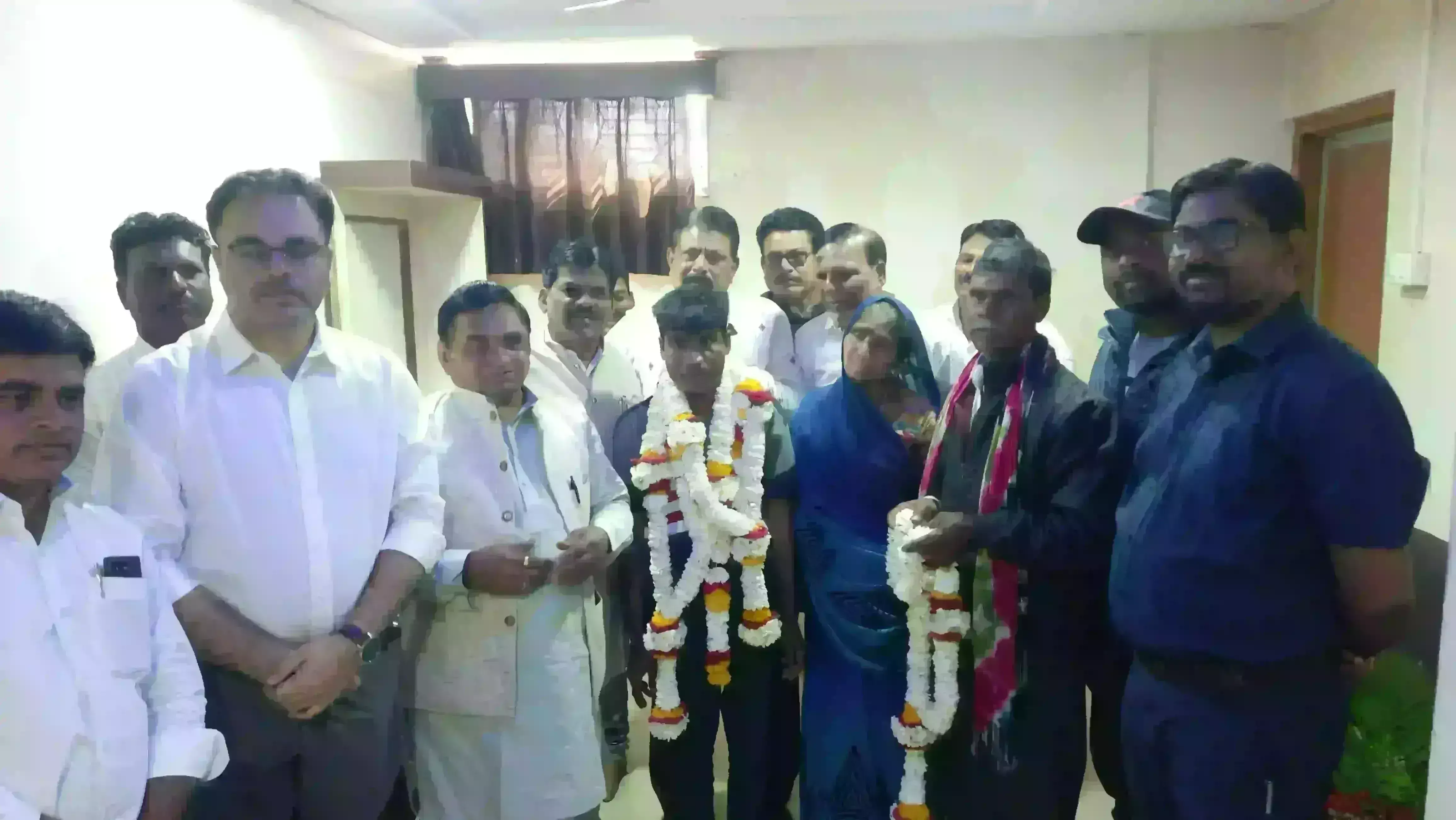 पाकिस्तान जेल में 5 साल से बंद राजू लौटा खंडवा, जासूसी के केस में मिली थी सजा