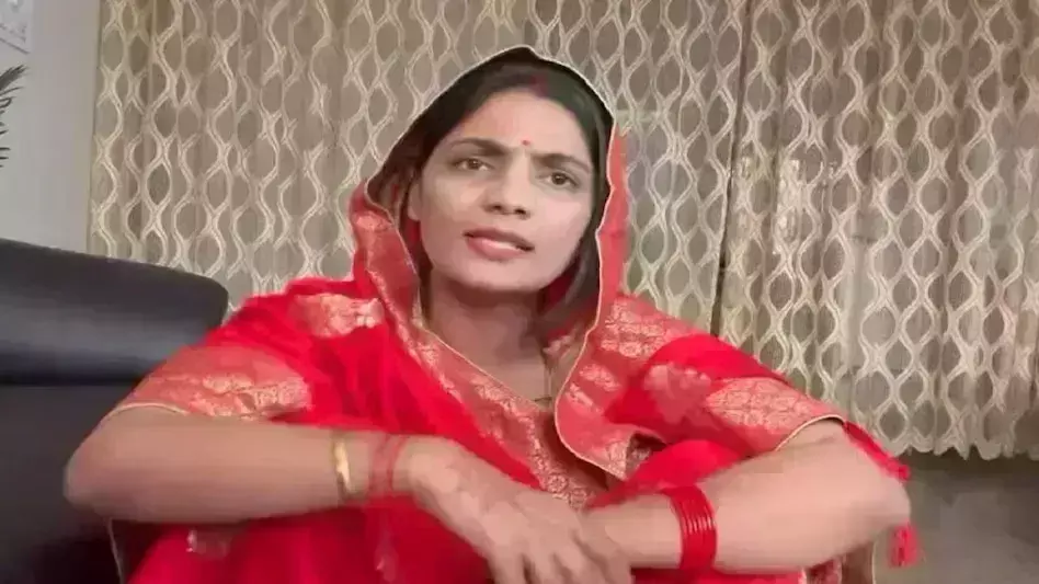 उप्र में का बा गाने वाली नेहा राठौर को पुलिस ने भेजा नोटिस, दर्ज होगा केस