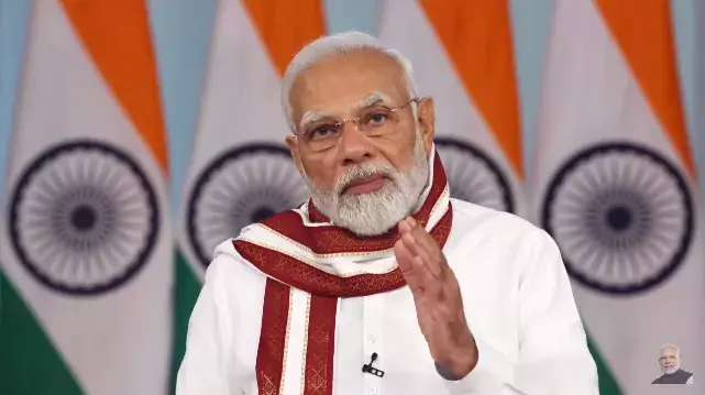 प्रधानमंत्री ने रोजगार मेले को किया संबोधित, कहा - सुरक्षित माहौल से बढ़ रहा उप्र में निवेश