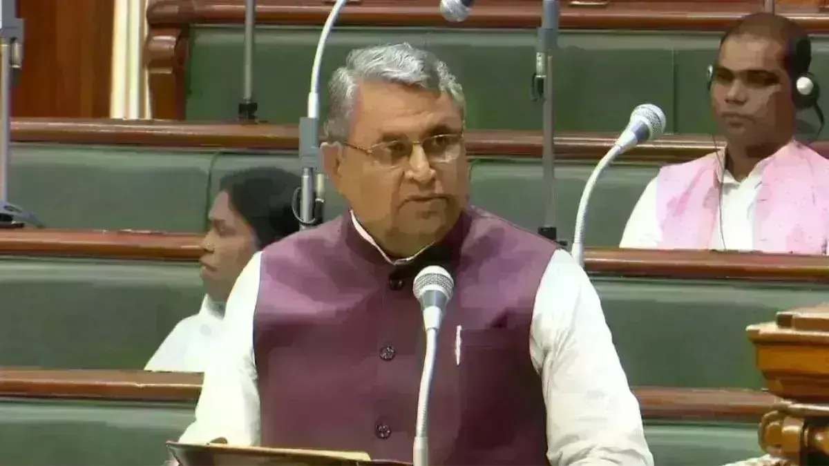 बिहार में पेश हुआ 2.61 लाख 885 करोड़ का बजट, 10 लाख युवाओं को नौकरी का वादा बिहार में पेश हुआ 2.61 लाख 885 करोड़ का बजट, 10 लाख युवाओं को नौकरी का वादा