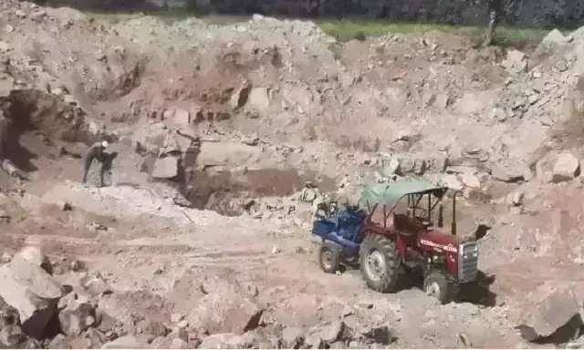 मुरैना में पत्थर की खदान धंसने से बड़ा हादसा, दो मजदूरों की मौत