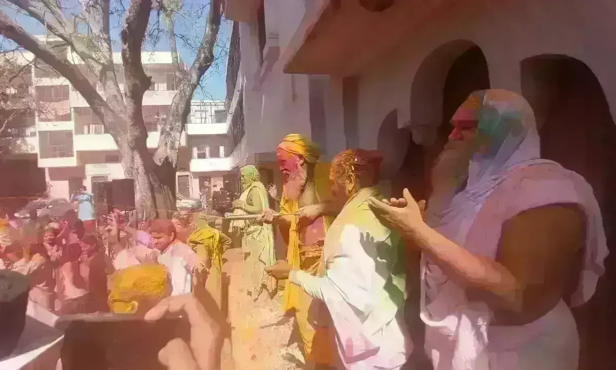 वृंदावन में शुरू हुआ होली महोत्सव, संत सुतीक्ष्णदास ने कहा- भक्तों को होती है आनंद की अनुभूति