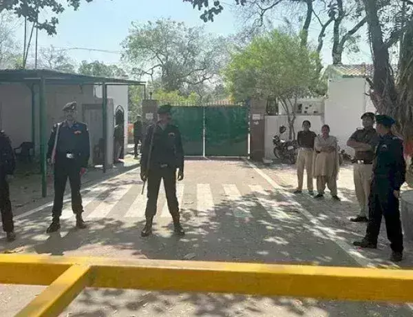 राबड़ी देवी के घर पहुंची CBI, इस...मामले में की पूछताछ राबड़ी देवी के घर पहुंची CBI, इस...मामले में की पूछताछ