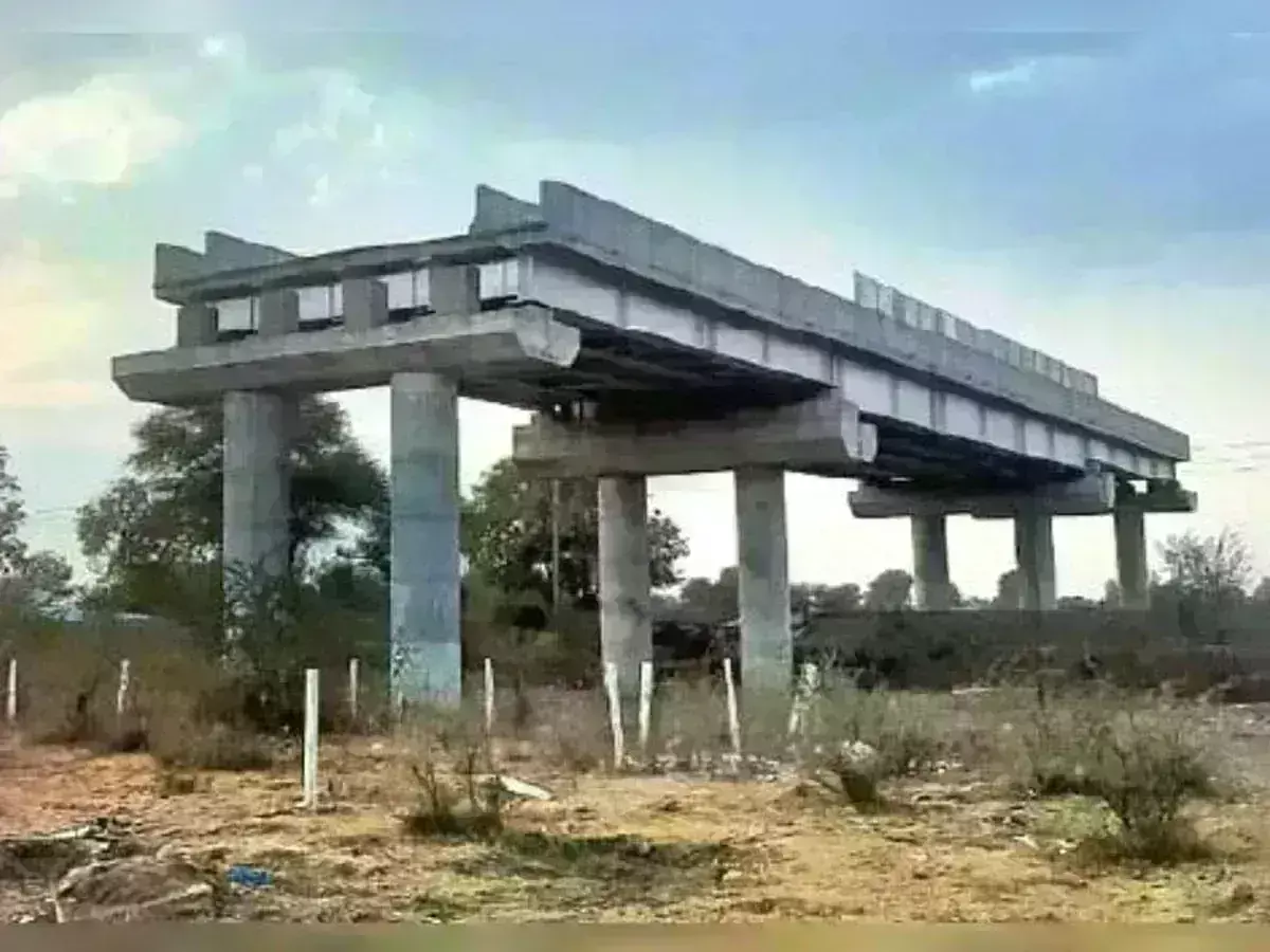 बानमौर से जौरा के बीच तेजी से बन रहे छह बड़े पुल, दिसम्बर तक बनाने का लक्ष्य बानमौर से जौरा के बीच तेजी से बन रहे छह बड़े पुल, दिसम्बर तक बनाने का लक्ष्य