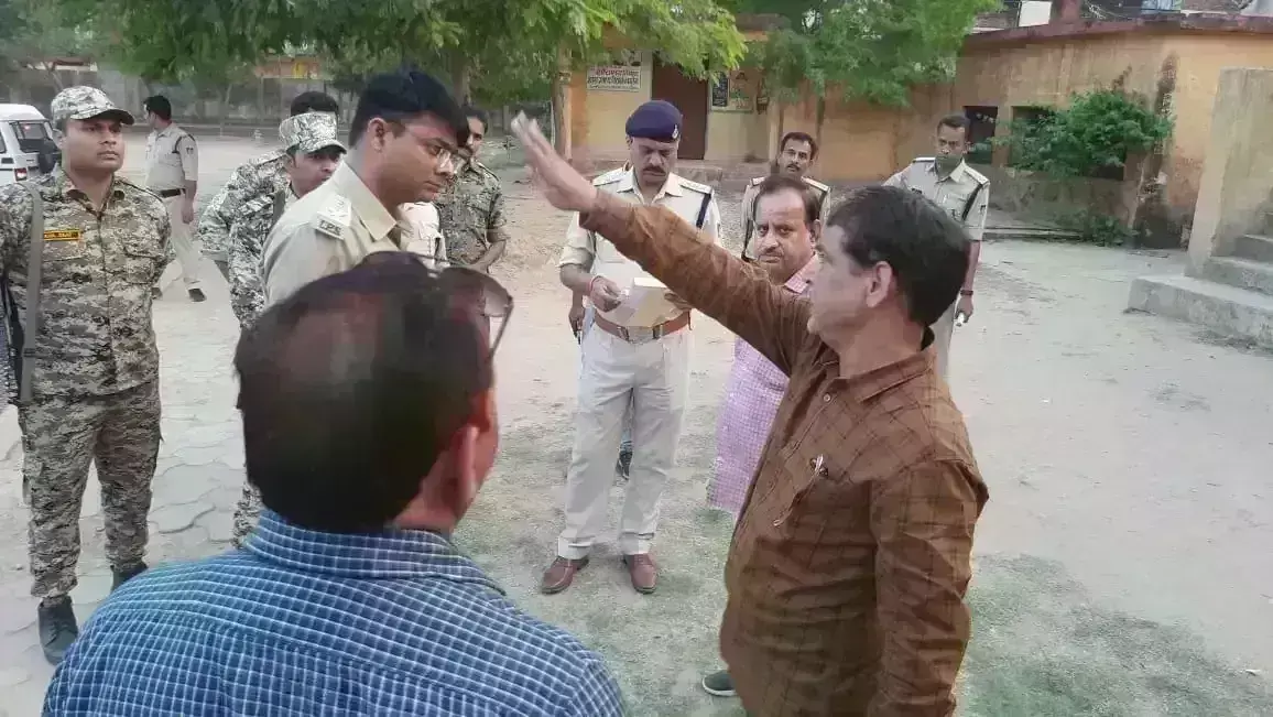 प्यार में पागल छात्र ने शिक्षक को मारी गोली, ग्वालियर रैफर