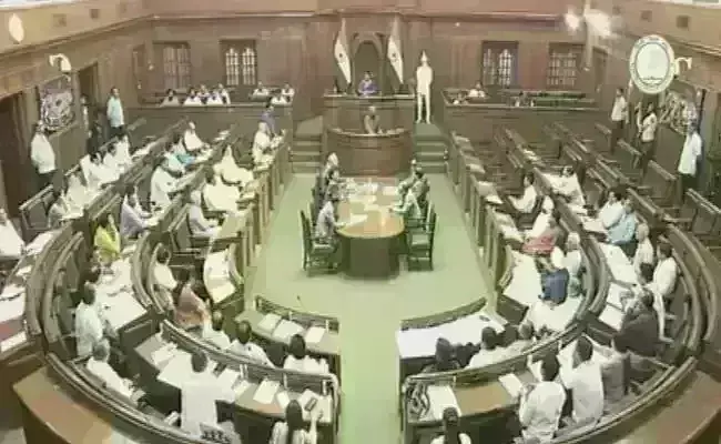 दिल्ली विधानसभा का बजट सत्र शुरू, LG ने की सरकार की तारीफ, भाजपा ने केजरीवाल से मांगा इस्तीफा