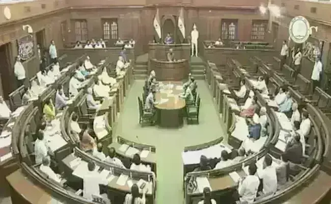 दिल्ली विधानसभा का बजट सत्र शुरू, LG ने की सरकार की तारीफ, भाजपा ने केजरीवाल से मांगा इस्तीफा