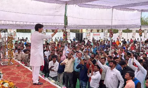 ज्योतिरादित्य सिंधिया ने ओला पीड़ित किसानों का सुना दर्द, हरसंभव मदद का दिया आश्वासन