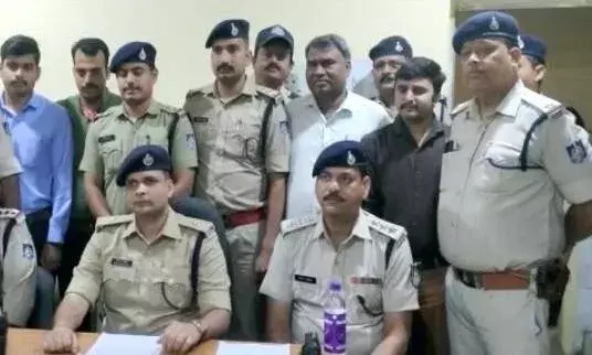 ग्वालियर में 4 घंटे में लूट की वारदात का खुलासा, पकडे गए आरोपी ग्वालियर में 4 घंटे में लूट की वारदात का खुलासा, पकडे गए आरोपी