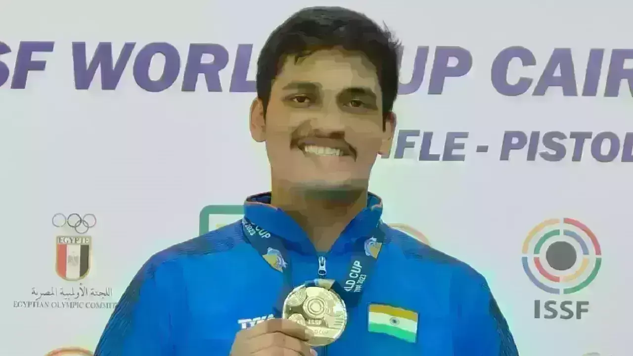 ISSF वर्ल्ड कप में तीसरे दिन भारत को मिला एक और कांस्य, रूद्रांक्ष पाटिल ने जीता पदक ISSF वर्ल्ड कप में तीसरे दिन भारत को मिला एक और कांस्य, रूद्रांक्ष पाटिल ने जीता पदक