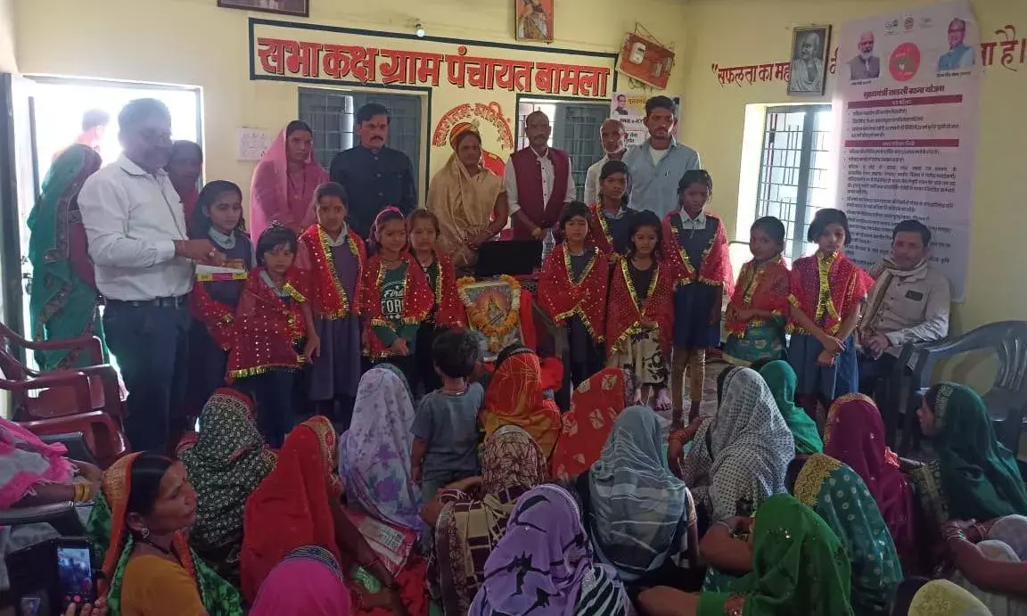 जपं अध्यक्ष ने बामला पंचायत मे लाडली बहना फार्म ऑफलाईन भरवाकर योजना का किया शुभारंभ