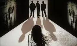 नाबालिग छात्रा से सामूहिक दुष्कर्म का प्रयास, 3 आरोपी फरार नाबालिग छात्रा से सामूहिक दुष्कर्म का प्रयास, 3 आरोपी फरार