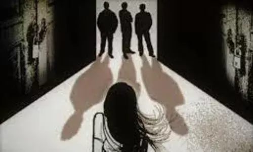 नाबालिग छात्रा से सामूहिक दुष्कर्म का प्रयास, 3 आरोपी फरार नाबालिग छात्रा से सामूहिक दुष्कर्म का प्रयास, 3 आरोपी फरार