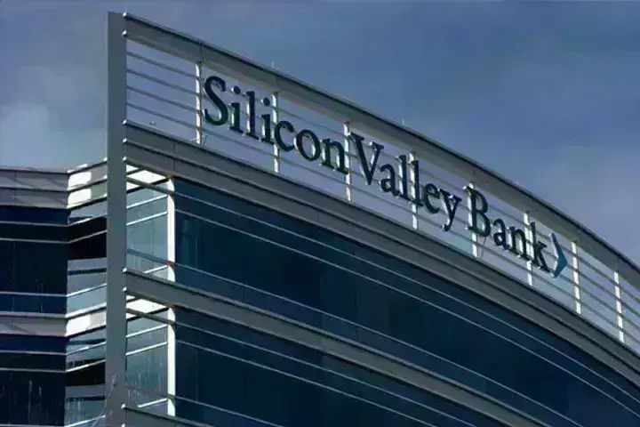 सिलिकॉन वैली बैंक को फर्स्ट सिटीजन्स ने खरीदा , 119 अरब डॉलर में हुई डील