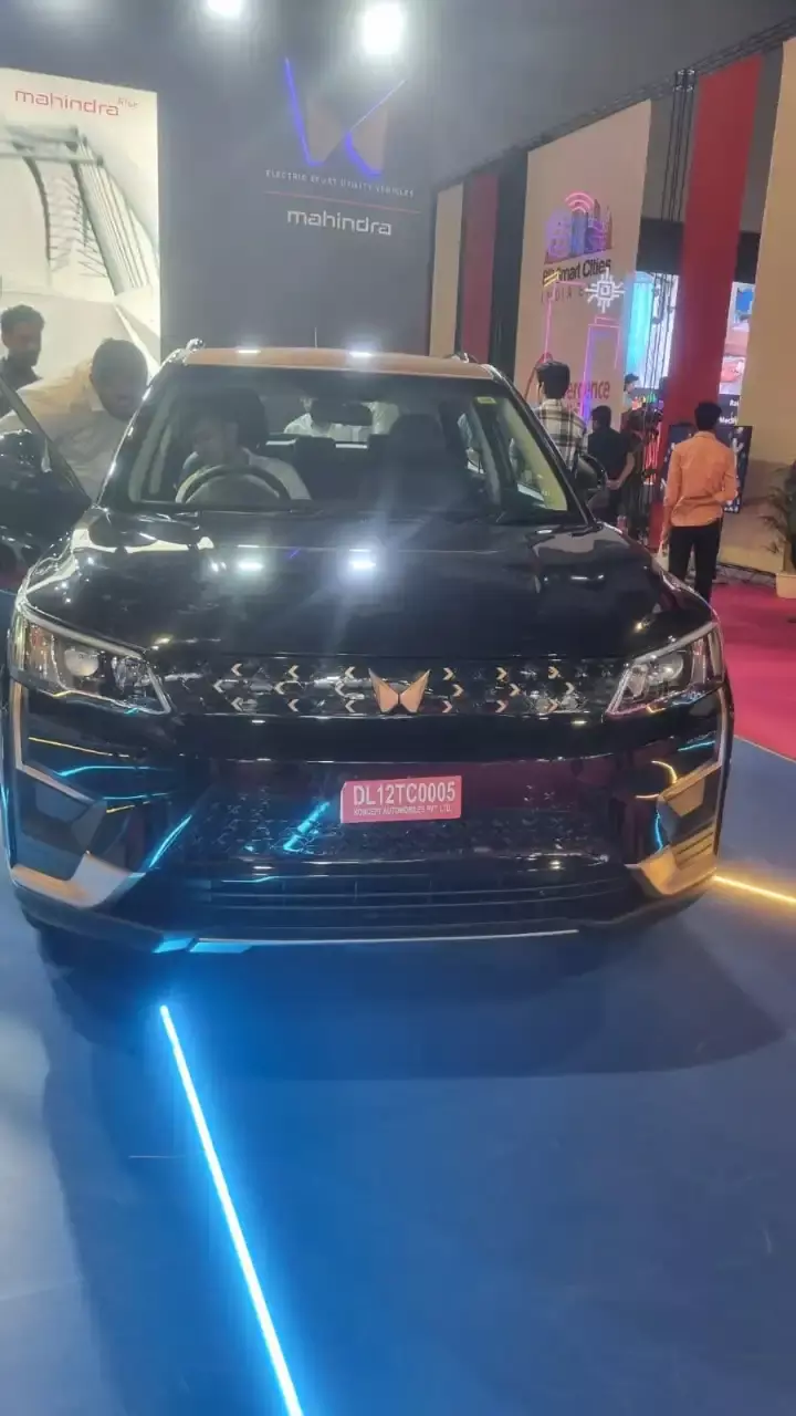 Mahindra XUV 400 EV में है शानदार फीचर्स, Tata Nexon को दे रही टक्कर