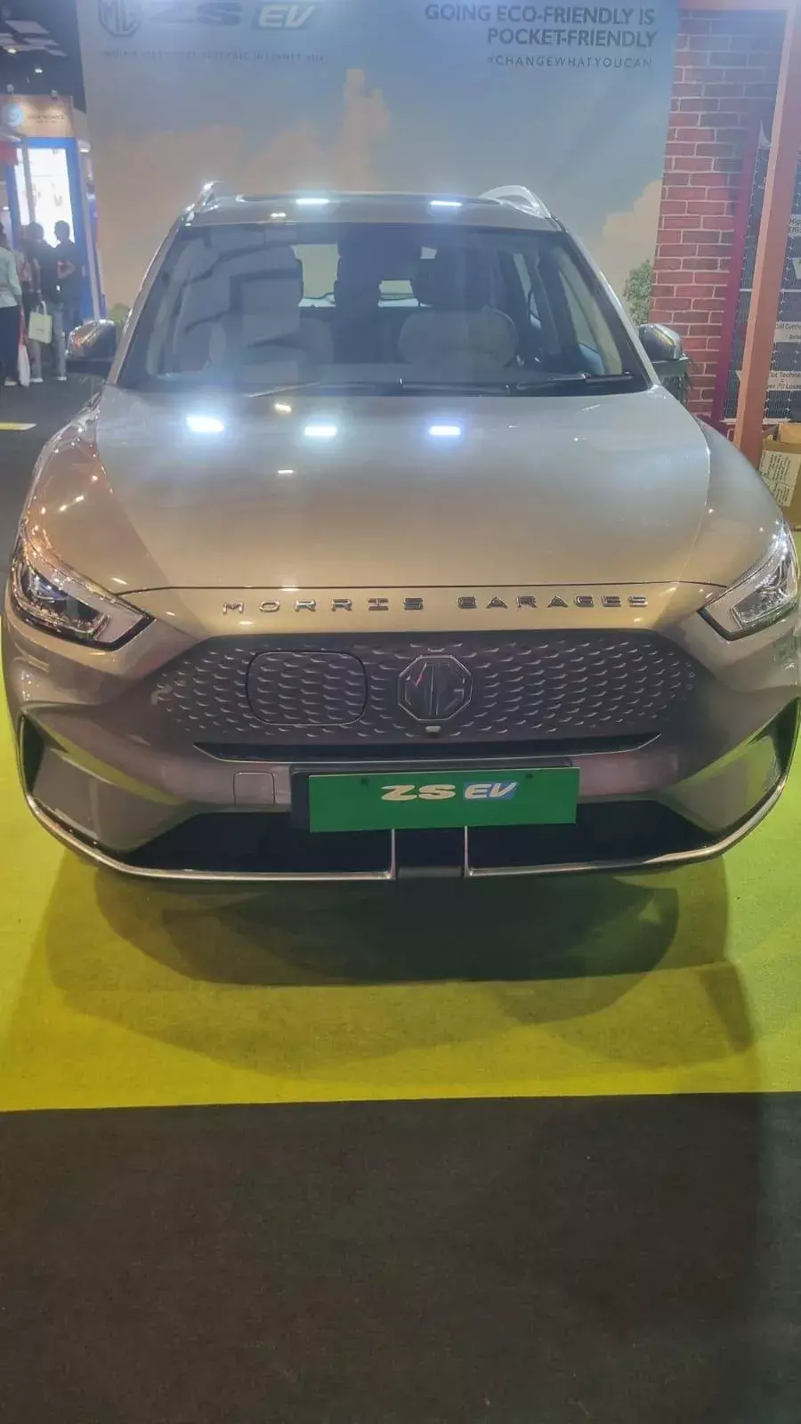 MG ZS EV फुल चार्ज में चलती है 461 किमी, जानिए शानदार फीचर्स