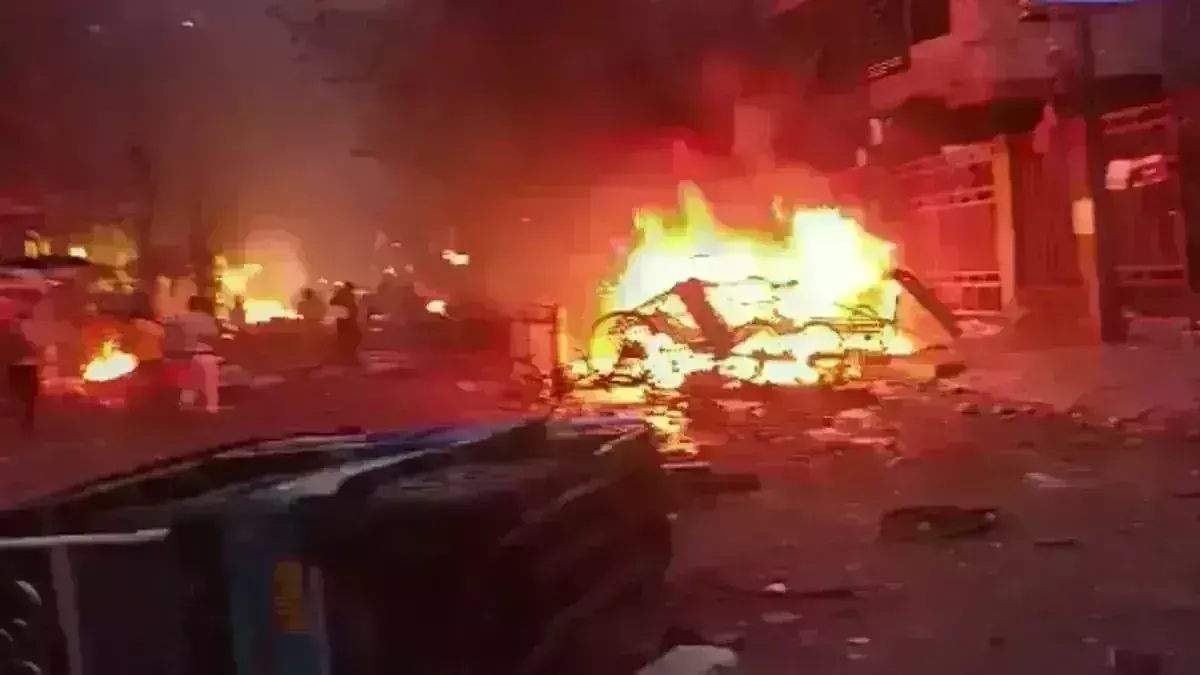 बंगाल में रामनवमी की शोभायात्रा पर पथराव, ममता बनर्जी ने कहा- मुस्लिमों को कुछ हुआ तो छोडूंगी नहीं