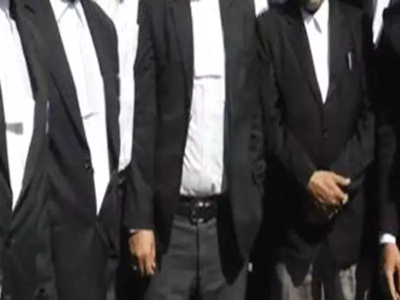 अभिभाषकों की सूची में 4464 नाम, 1700 ने जमा नहीं किया शुल्क