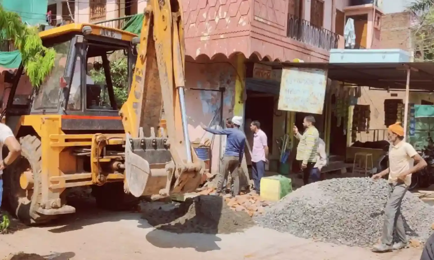 नपा की कार्यवाही : अवैध अतिक्रमण को लेकर नपा सीएमओ ने की कार्यवाही नपा की कार्यवाही : अवैध अतिक्रमण को लेकर नपा सीएमओ ने की कार्यवाही