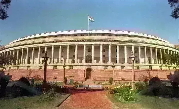 हंगामे की भेंट चढ़ा संसद का बजट सत्र, 25 बैठकें और 46 घंटे हुआ काम