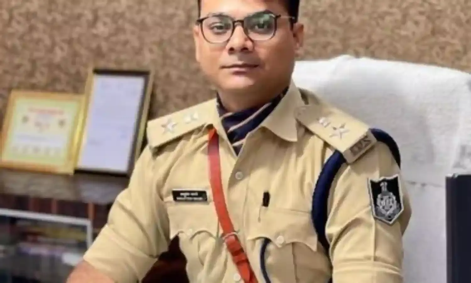 मुरैना एसपी पर सीएम ने की कार्यवाही, जनता की शिकायत पर तत्काल प्रभाव से हटाया मुरैना एसपी पर सीएम ने की कार्यवाही, जनता की शिकायत पर तत्काल प्रभाव से हटाया