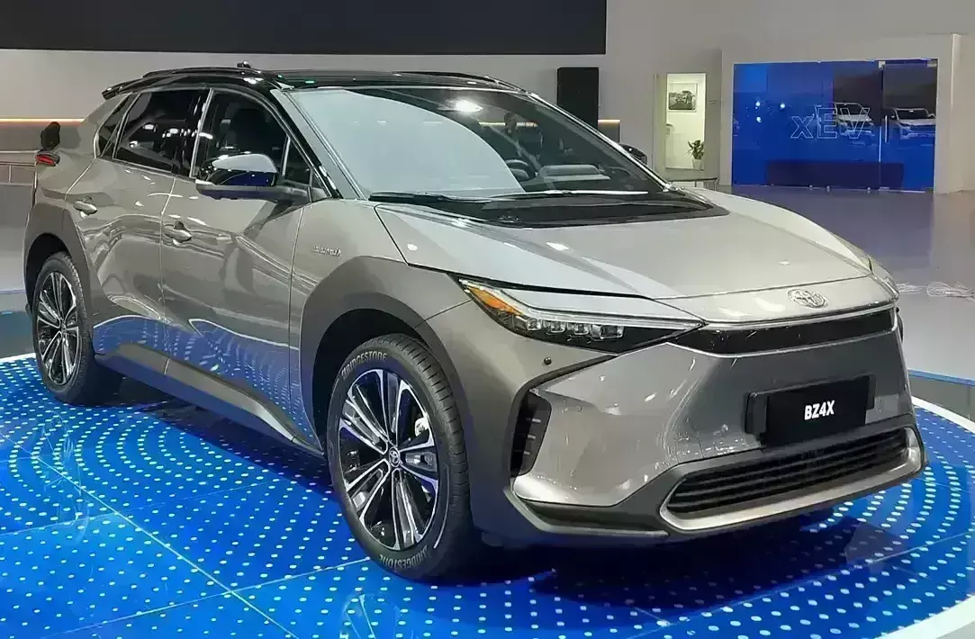 Auto Expo में दिखी इलेक्ट्रिक एसयूवी Toyota bZ4X, भारत में जल्द होगी लांच
