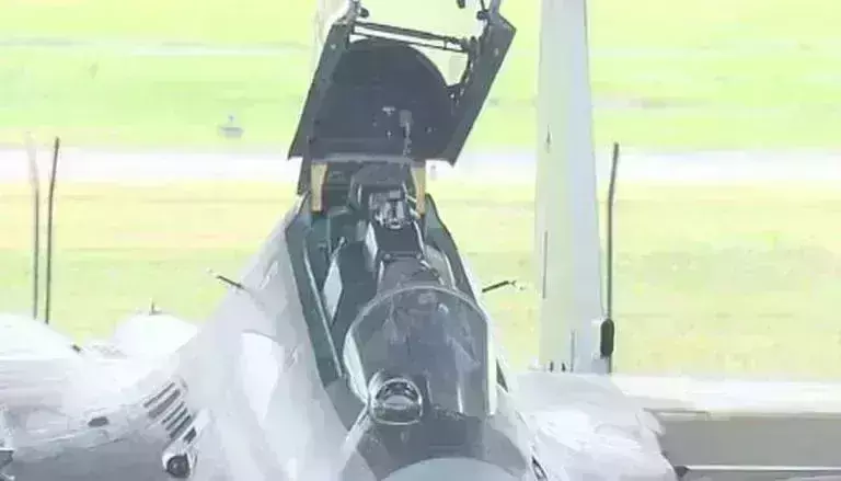 द्रौपदी मुर्मू ने सुखोई जेट से उड़ान भरी, ऐसा करने वाली तीसरी राष्ट्रपति