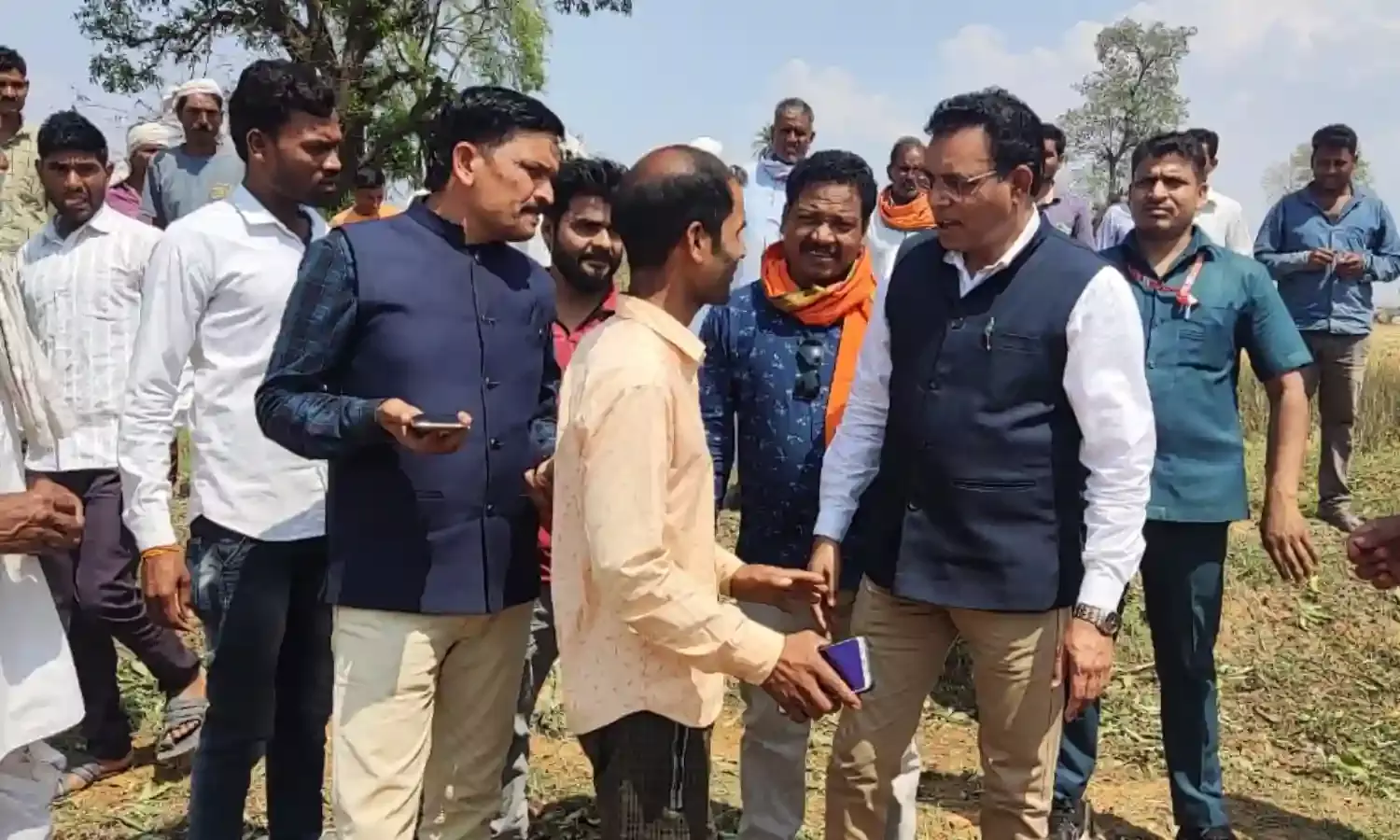 विधायक पंडाग्रे ने सुना ओला पीड़ित किसानों का दर्द, अधिकारियो को दिए निर्देश