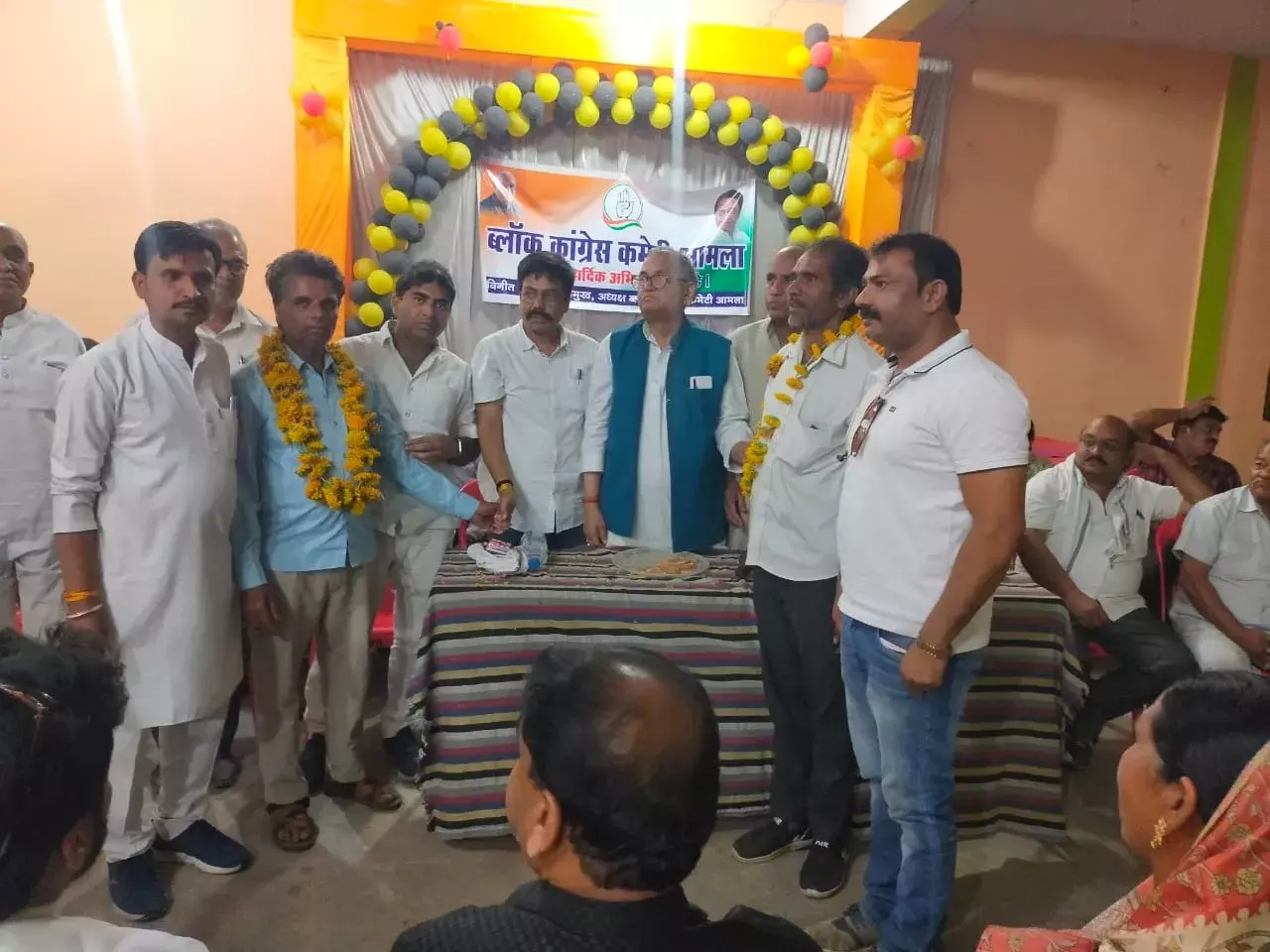 भाजपा कार्यकर्ताओं ने ली कांग्रेस की सदस्यता