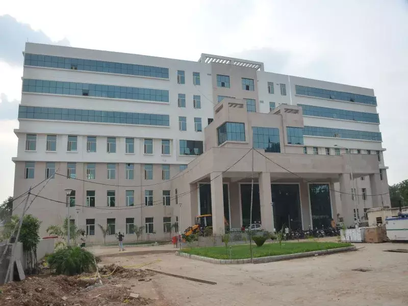 कोरोना संक्रमित महिला को दिल्ली किया रेफर, पांच नए संक्रमित आए सामने