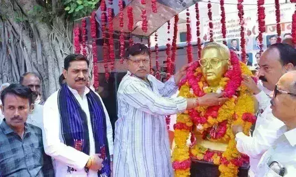 अजाक्स कार्यालय परिसर में मनाई भीमराव अम्बेडकर की 132वीं जयंती