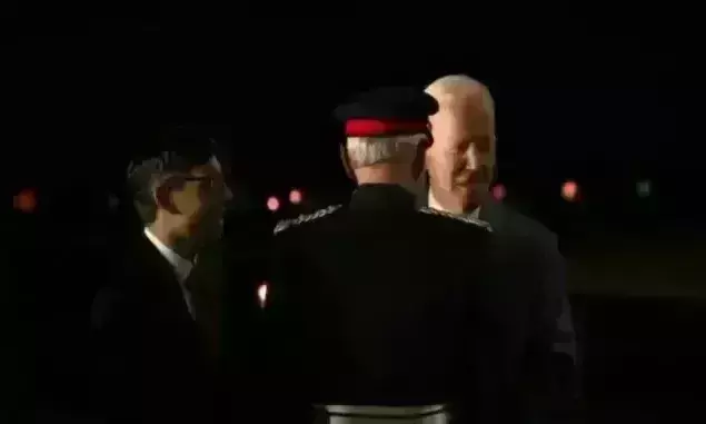 बाइडन ने ऋषि सुनक से नहीं मिलाया हाथ, लोग पूछ रहे - क्या अमेरिका और ब्रिटेन के रिश्तों में है तल्खी ?