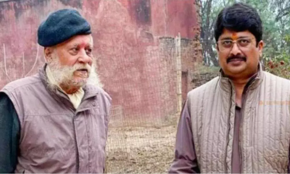 राजा भैया के पिता ने की तल्ख टिप्पणी, कहा- वह अपने आदर्श मुल्ला मुलायम से कम नहीं