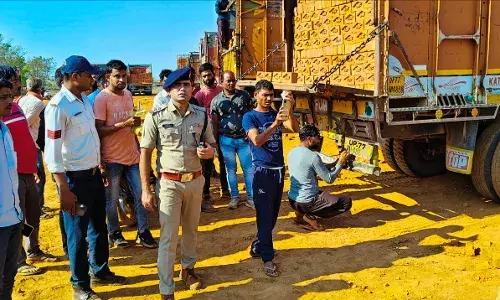 शिवपुरी की रेत मंडी में यातायात पुलिस की बड़ी कार्रवाई,  22 डम्पर पकड़े