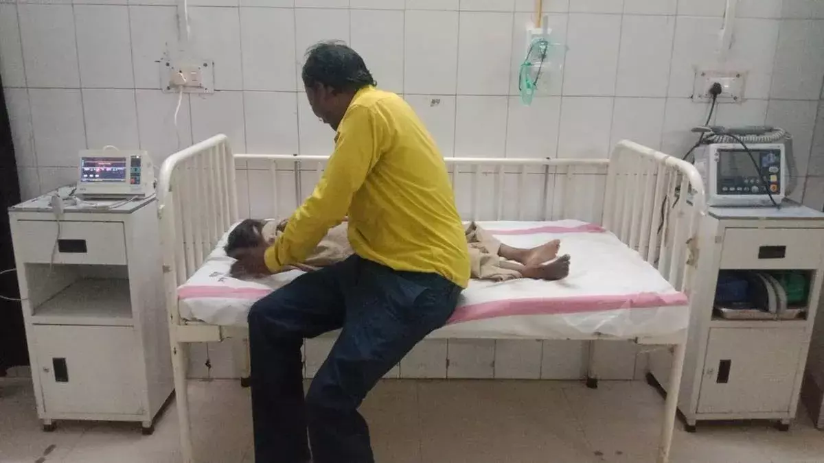 शिवपुरी के मनपुरा में बिना मुंडेर के कुएं ने उगलीं दो सगे भाइयों की लाशें शिवपुरी के मनपुरा में बिना मुंडेर के कुएं ने उगलीं दो सगे भाइयों की लाशें