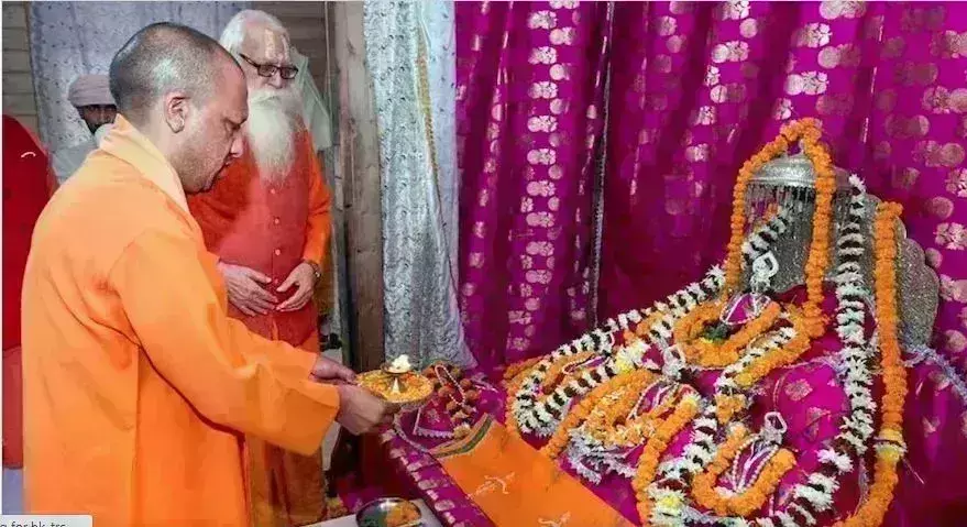 पाकिस्तान समेत 156 देशों की नदियों का जल पहुंचा अयोध्या, रामलला का रविवार को होगा जलाभिषेक