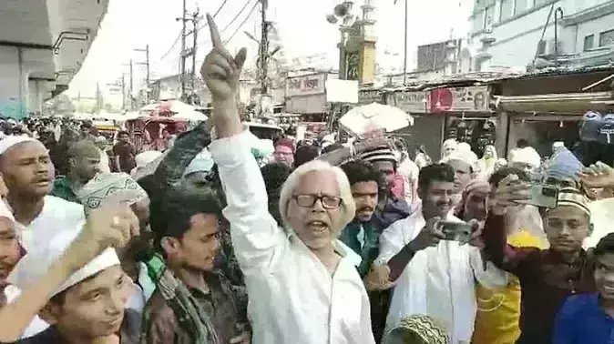 पटना में लगे अतीक अहमद अमर रहे के नारे, जुमे की नमाज के बाद हुई नारेबाजी