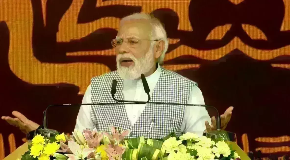 प्रधानमंत्री ने मप्र को दी कई सौगात, कहा-पिछली सरकारों ने गांवों का विकास नहीं किया प्रधानमंत्री ने मप्र को दी कई सौगात, कहा-पिछली सरकारों ने गांवों का विकास नहीं किया