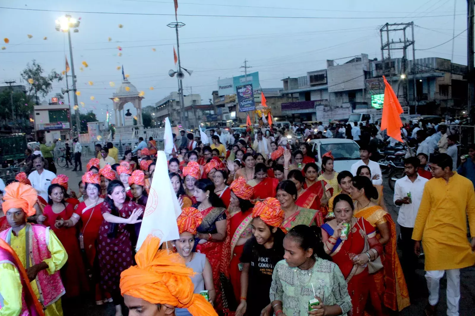भगवान चित्रगुप्त प्रकट उत्सव पर निकला भव्य चल समारोह