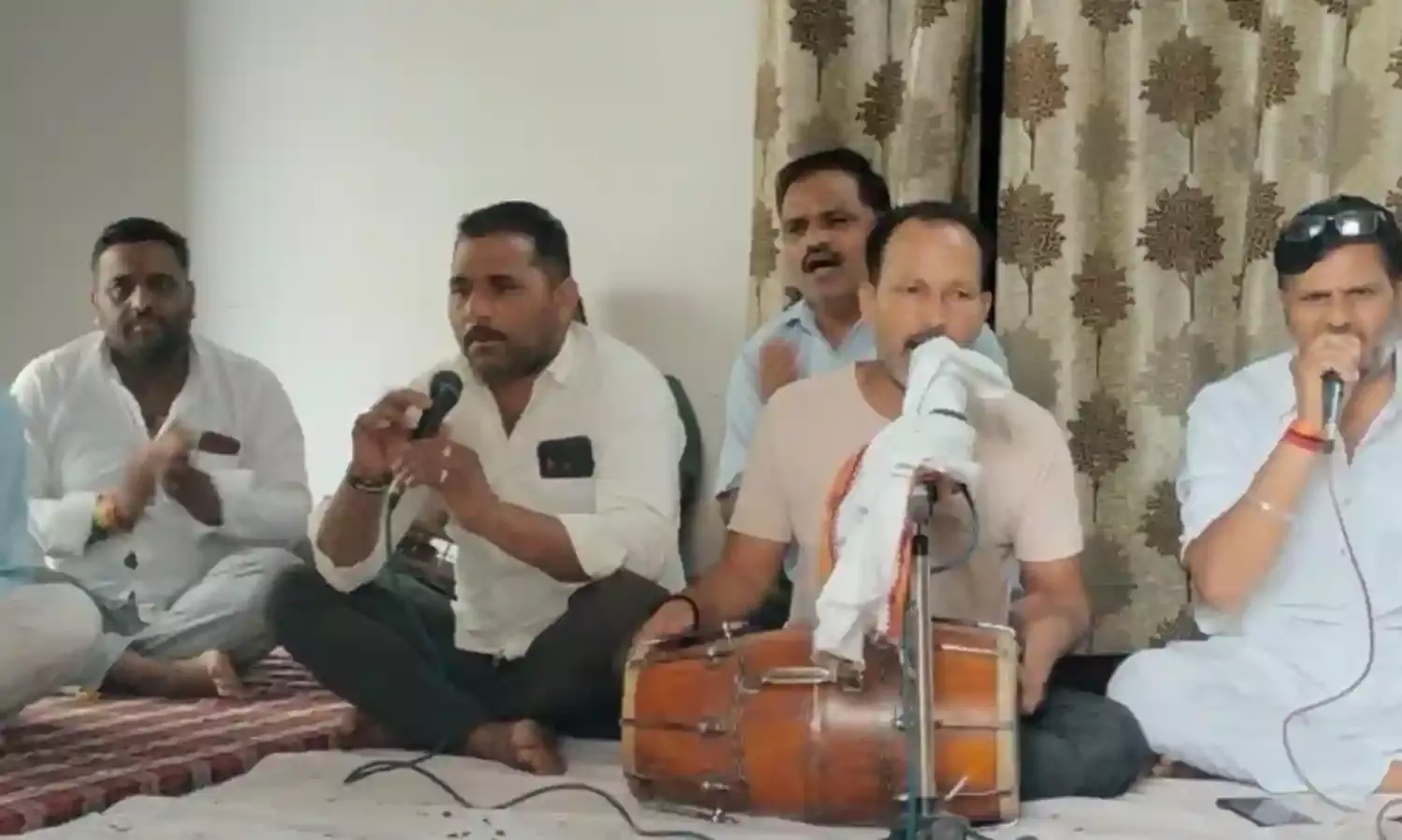 गुर्जर समाज द्वारा घर-घर कराई जा रही है सीताराम की धुन