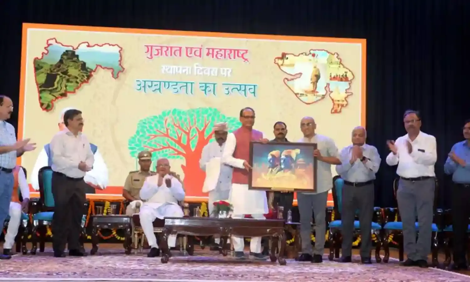 गुजरात-महाराष्ट्र योद्धाओं और संतों की धरती, अनेक महापुरुष दिए हैं: मुख्यमंत्री