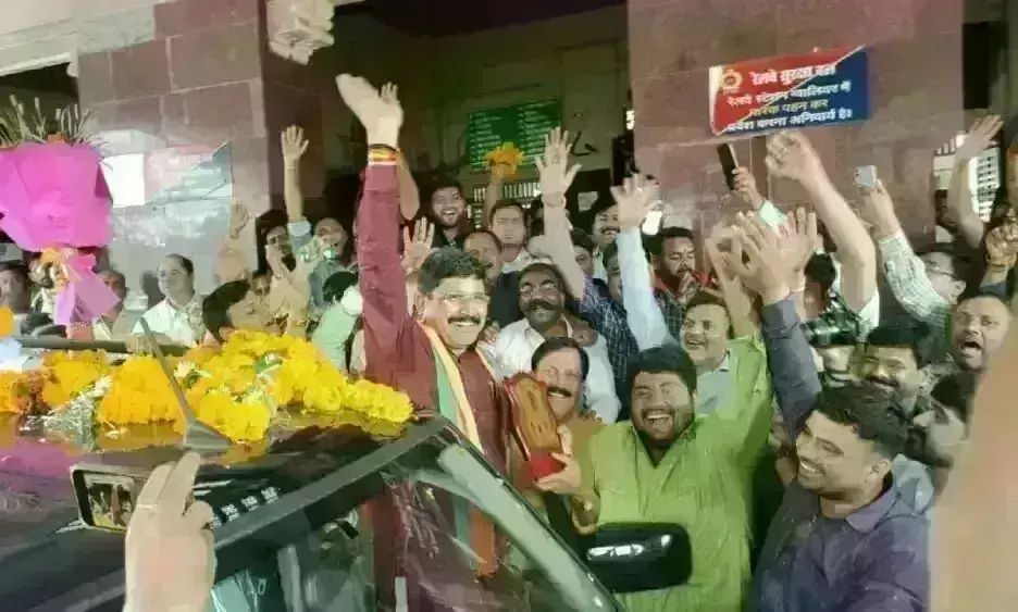 नवनियुक्त भाजपा प्रदेश मंत्री लोकेन्द्र पाराशर का ग्वालियर में प्रथम आगमन पर हुआ भव्य स्वागत