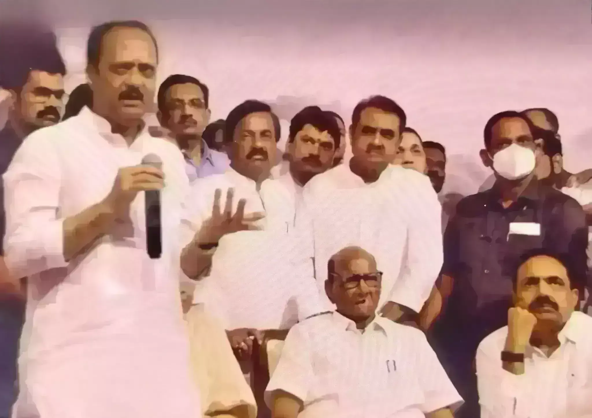 राजनीतिक चर्चा : NCP में अजित पवार का कद कम करने की कवायद और सुप्रिया सुले का भविष्य