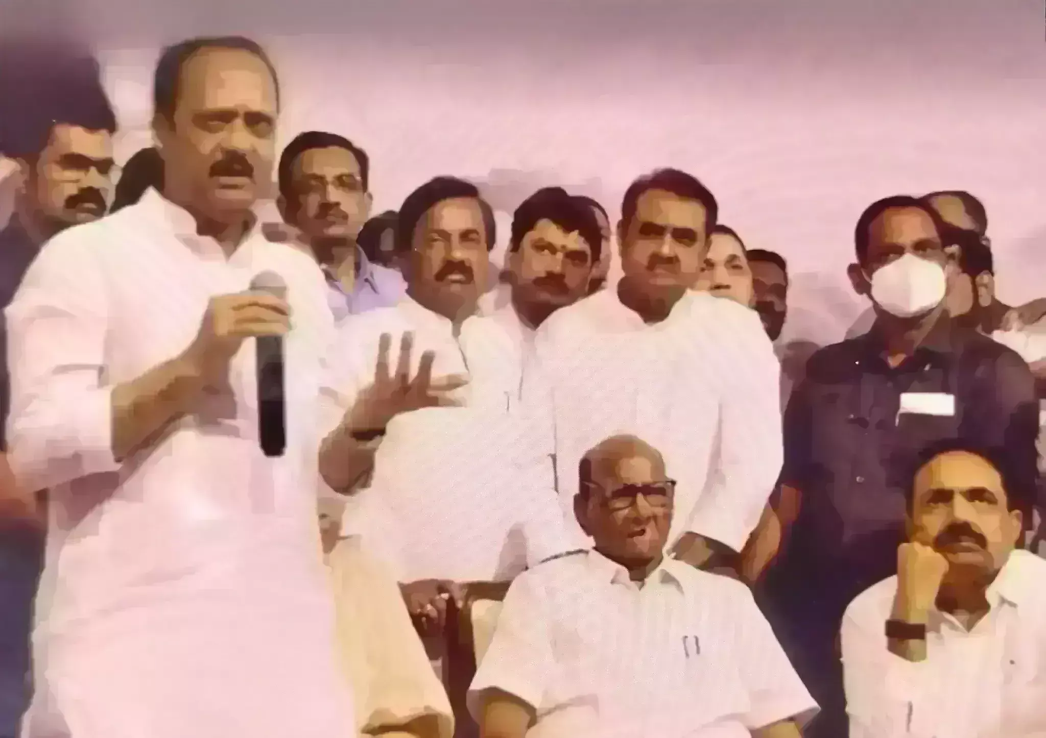 राजनीतिक चर्चा : NCP में अजित पवार का कद कम करने की कवायद और सुप्रिया सुले का भविष्य