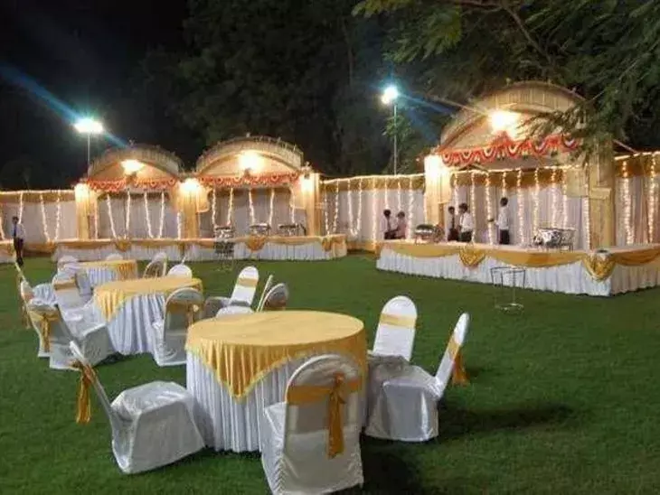 गार्डन से पांच मिनट में गहने व नगदी से भरा बैग चोरी