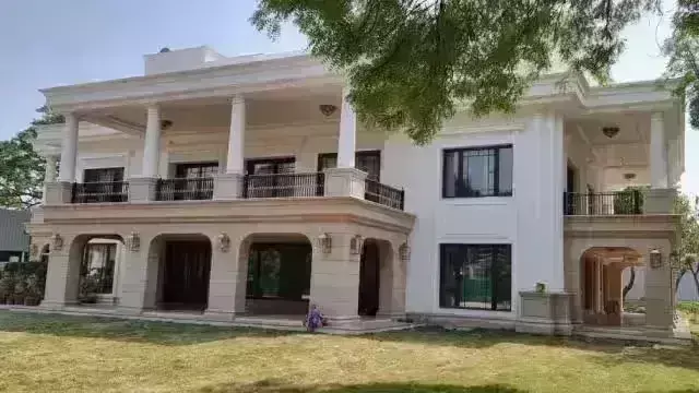 भाजपा ने केजरीवाल के बंगले को बताया शीशमहल, सद्दाम हुसैन और किम जोंग के घर से की तुलना भाजपा ने केजरीवाल के बंगले को बताया शीशमहल, सद्दाम हुसैन और किम जोंग के घर से की तुलना