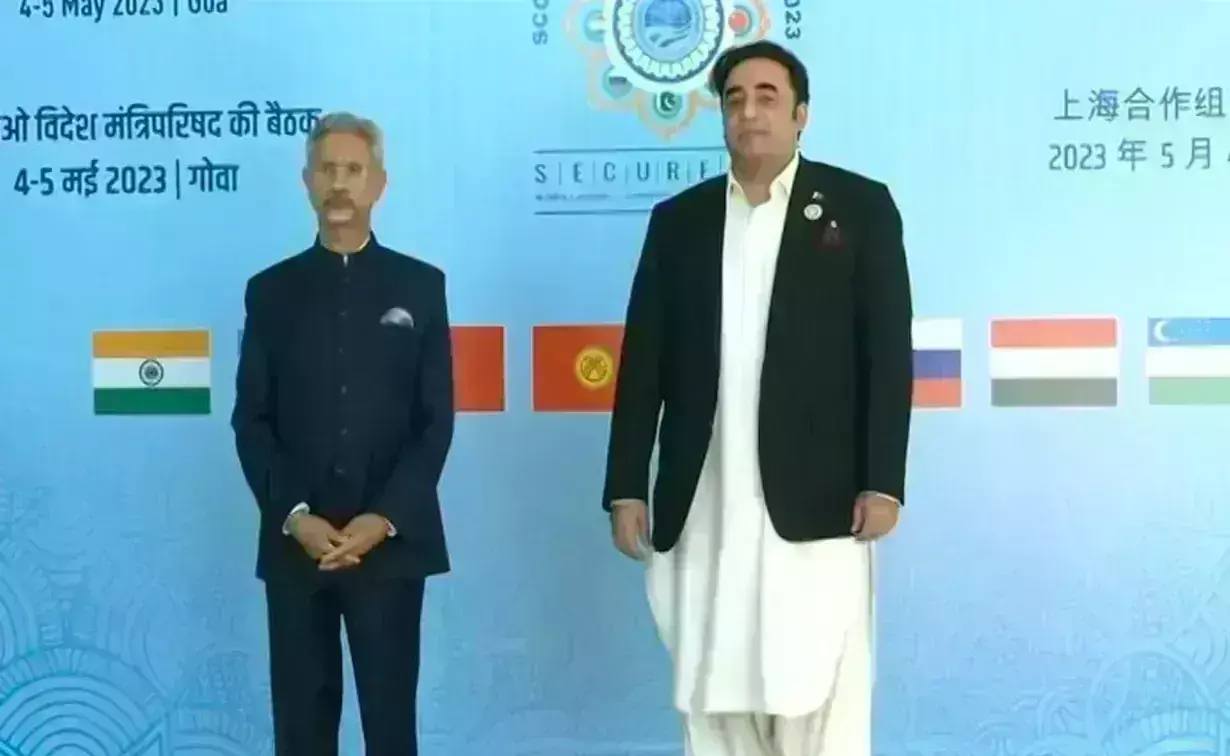 SCO बैठक में जयशंकर ने बिलावल से नहीं मिलाया हाथ, दूर से किया नमस्कार, आतंकवाद पर सुनाई खरी-खरी SCO बैठक में जयशंकर ने बिलावल से नहीं मिलाया हाथ, दूर से किया नमस्कार, आतंकवाद पर सुनाई खरी-खरी