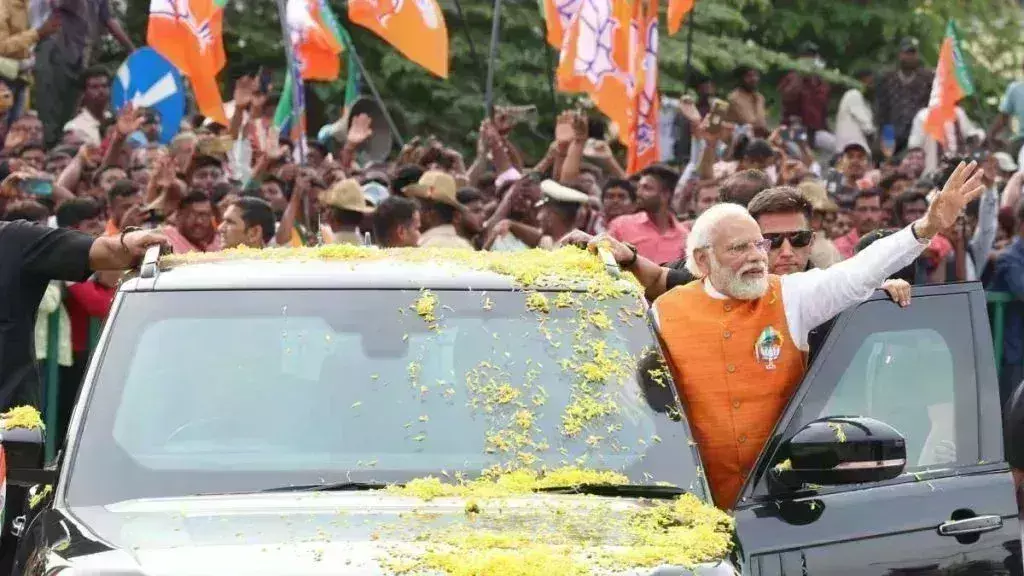 प्रधानमंत्री का मेगा रोड शो शुरू, 26 किमी की यात्रा में 17 विधानसभा करेंगे कवर