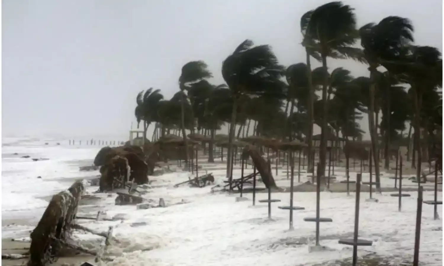 बंगाल की खाड़ी में तेज हुआ चक्रवात मोचा, कई राज्यों में तेज बारिश का अलर्ट